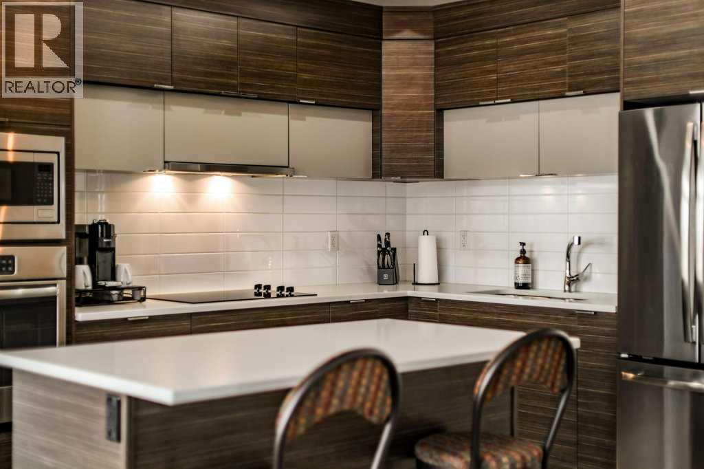 2, 458 Highlands Boulevard W