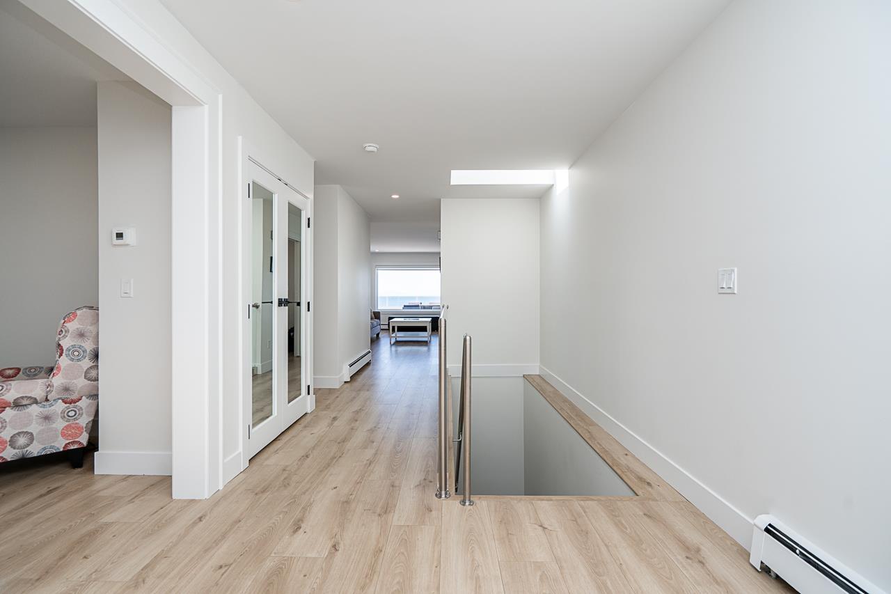 15452 VICTORIA AVENUE