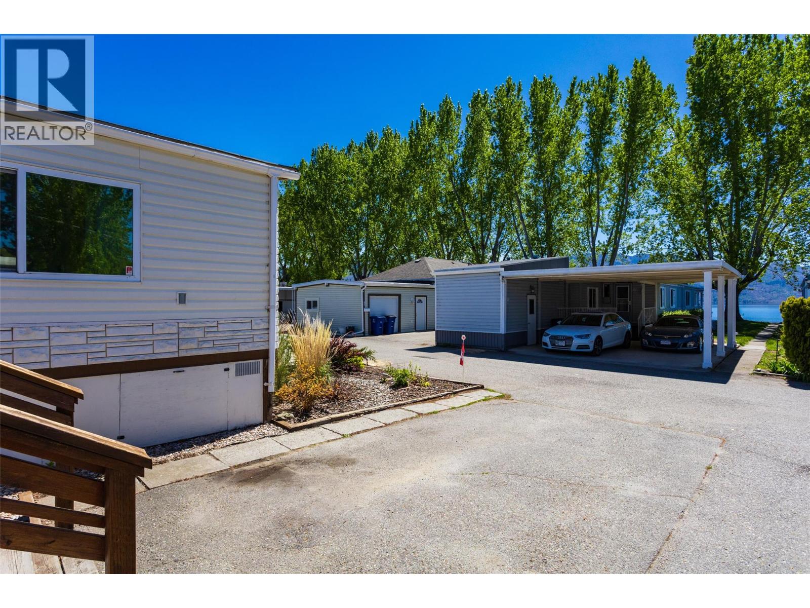 2095 Boucherie Road Unit# 15
