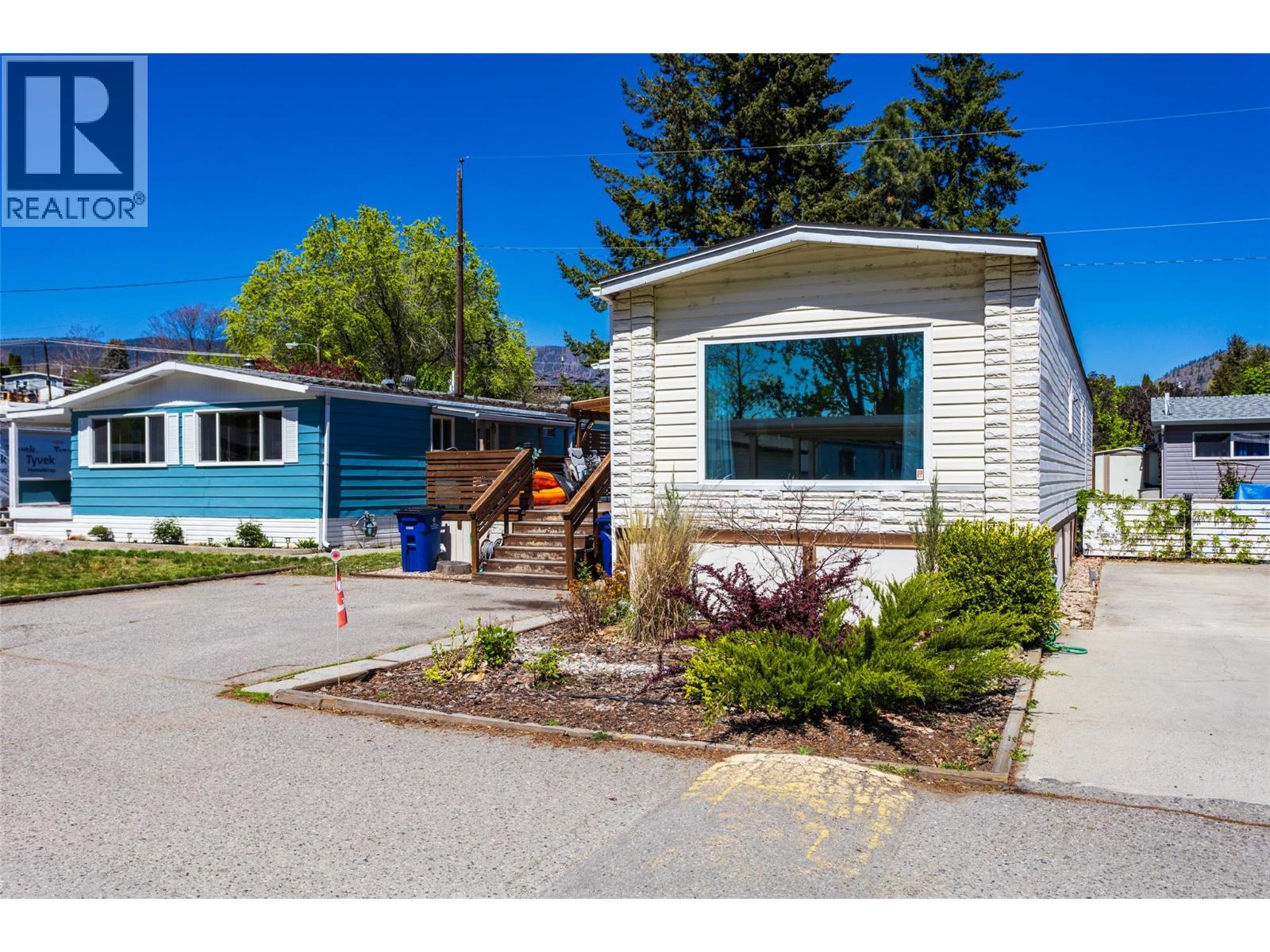 2095 Boucherie Road Unit# 15