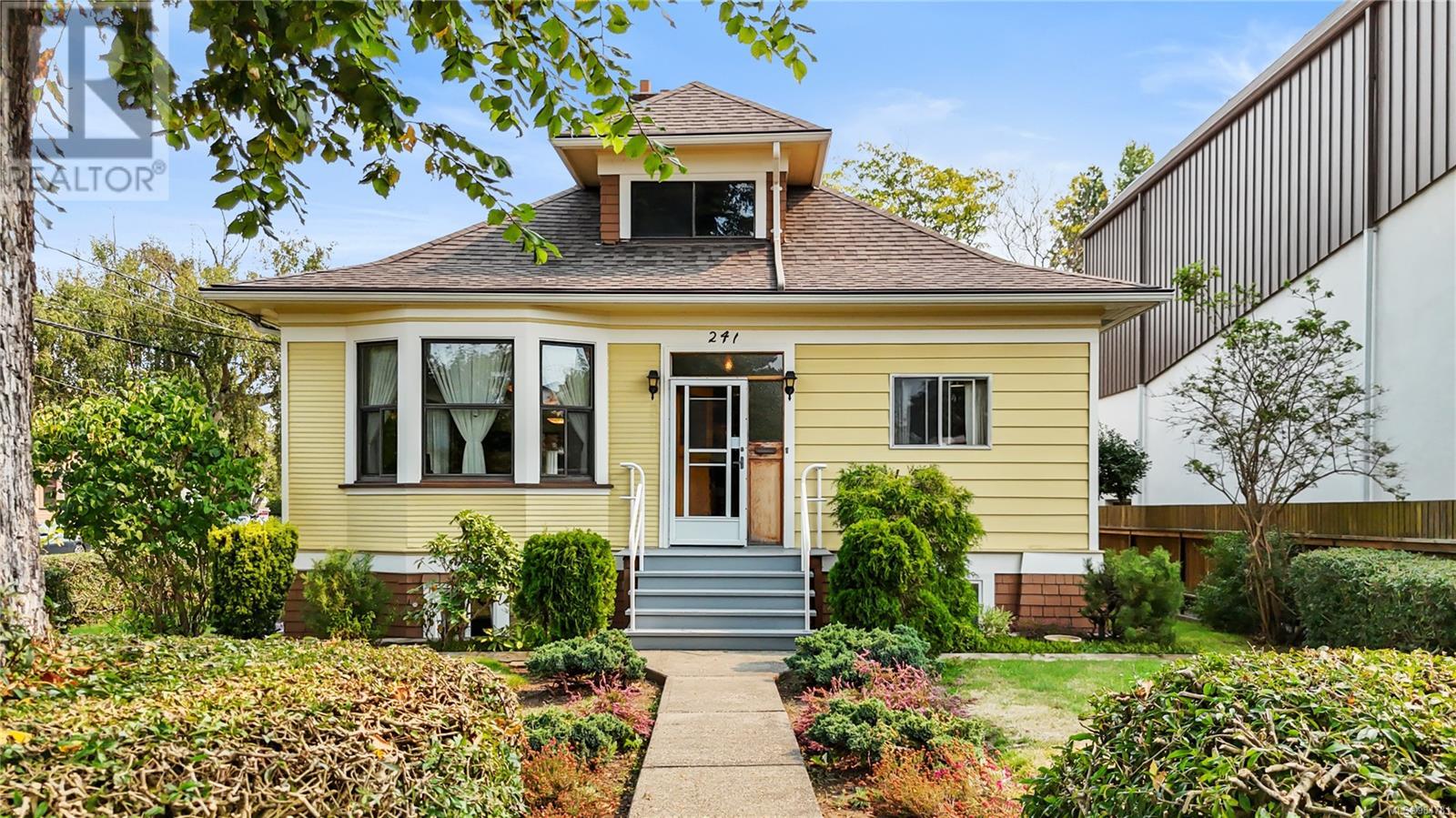 241 Montreal St