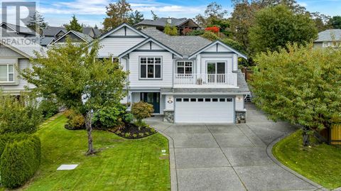 845 Rogers Way Saanich BC V8X5L1