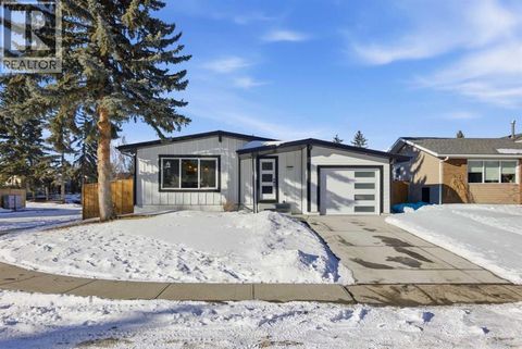 428 Queen Anne Way SE Calgary AB T2J4R9