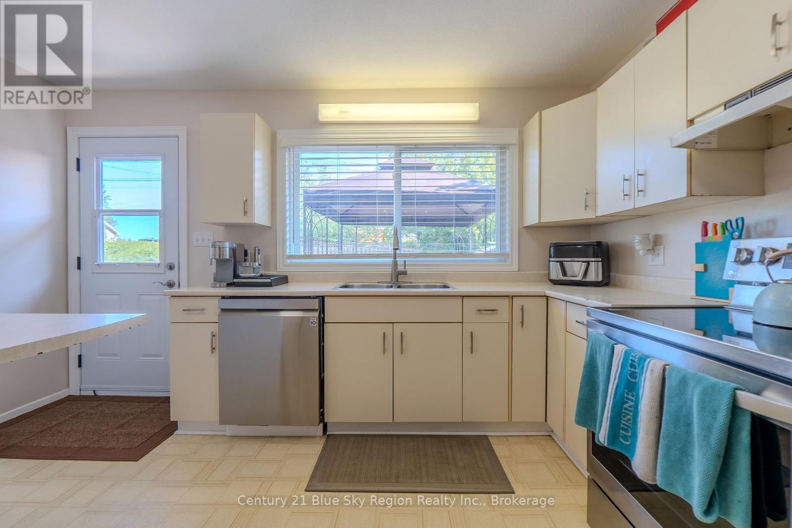 22 TAMERACK AVENUE