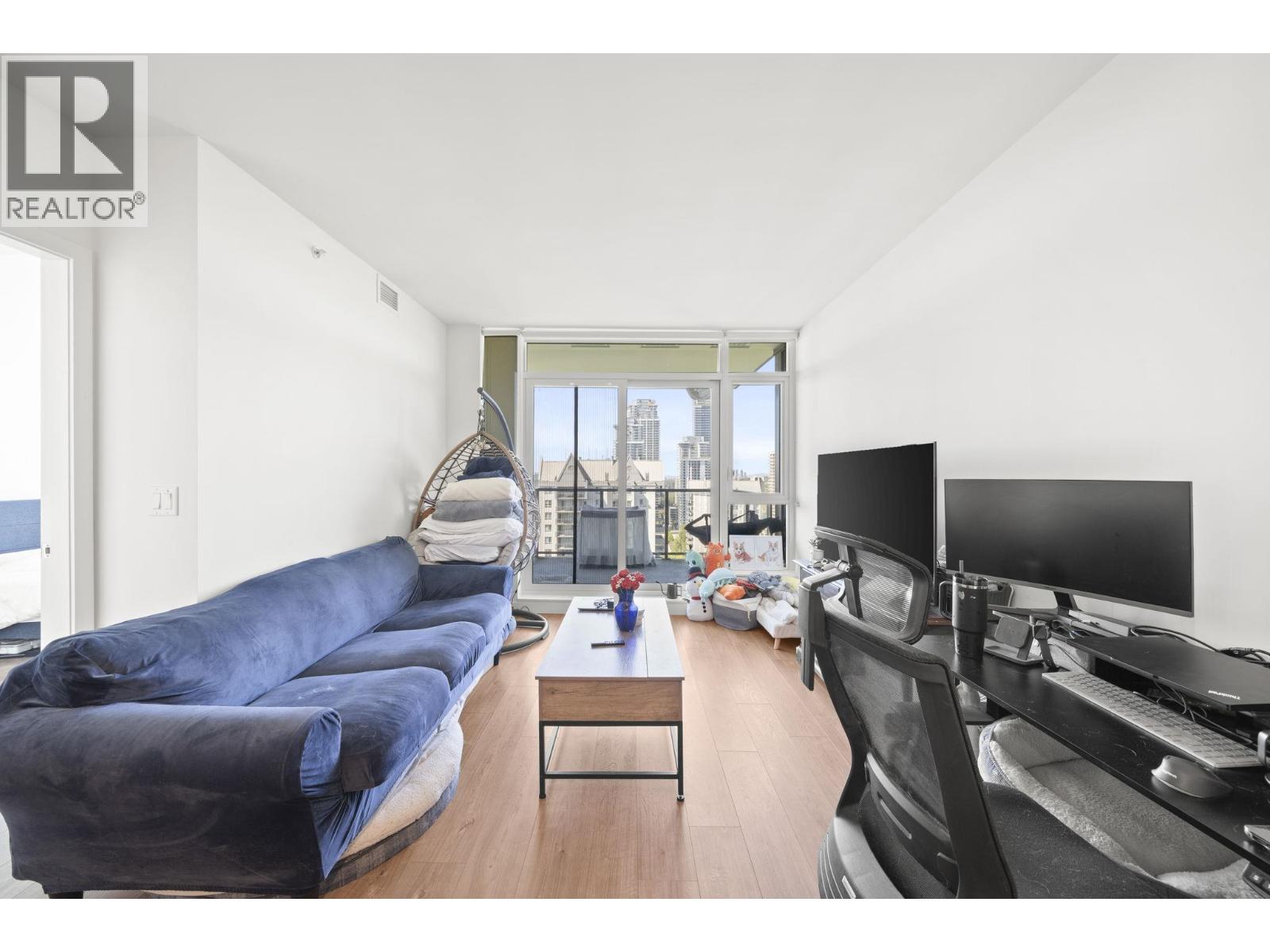 1708 585 AUSTIN AVENUE