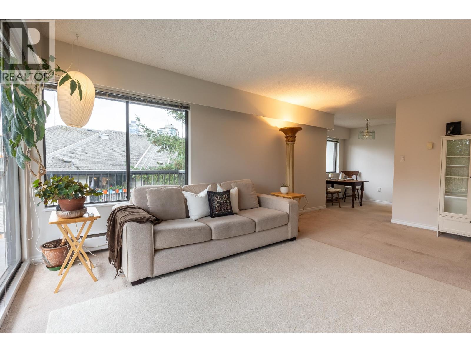 304 4345 GRANGE STREET