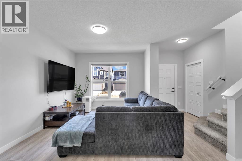 67 Corner Glen Gardens NE