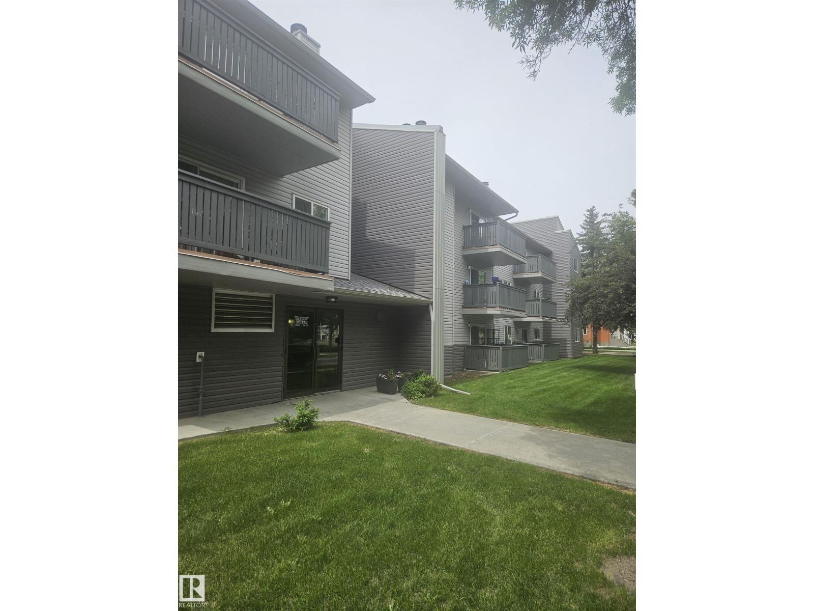 #206 10838 108 street NW