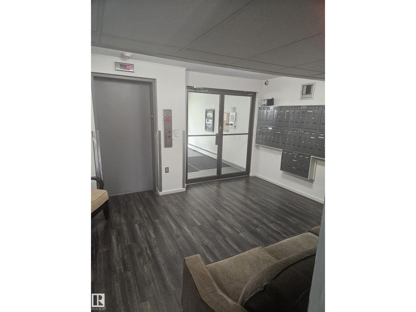 #206 10838 108 street NW