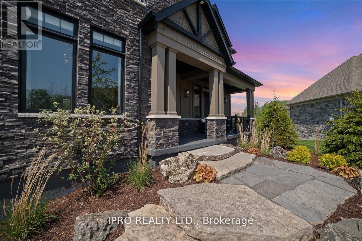138 CREEKWOOD COURT E