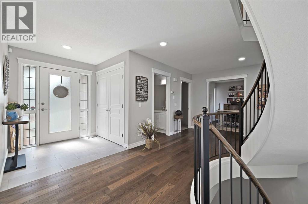 95 Panorama Hills View NW