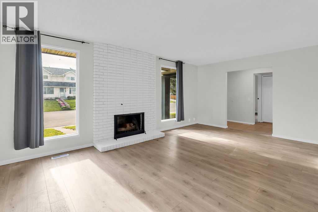 10 Radcliffe Crescent SE