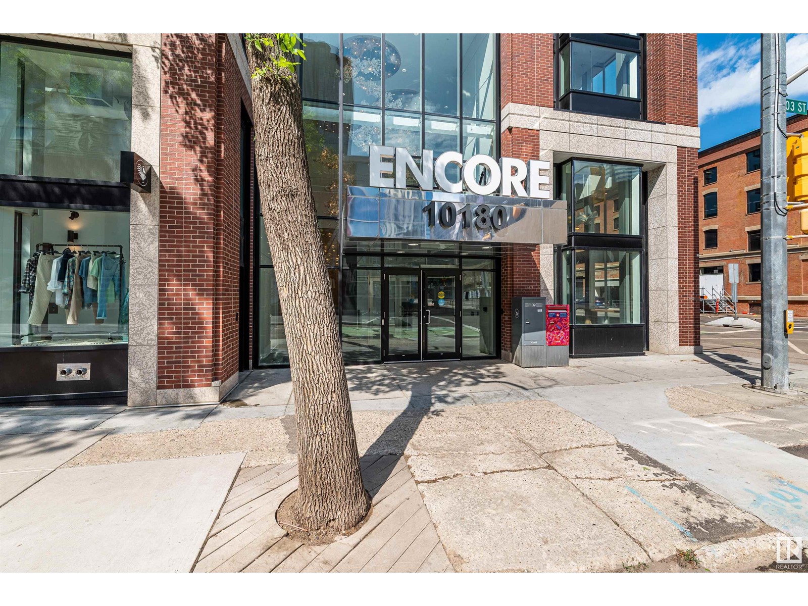 #2203 10180 103 ST NW