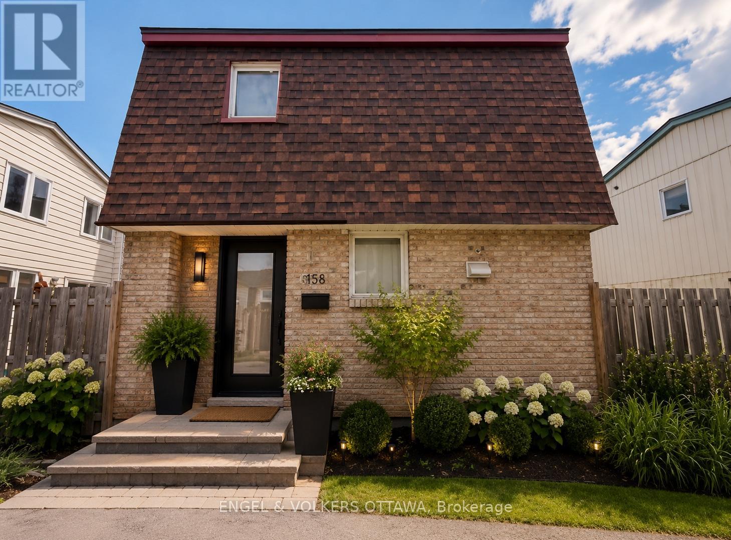 65 - 2063 JASMINE CRESCENT
