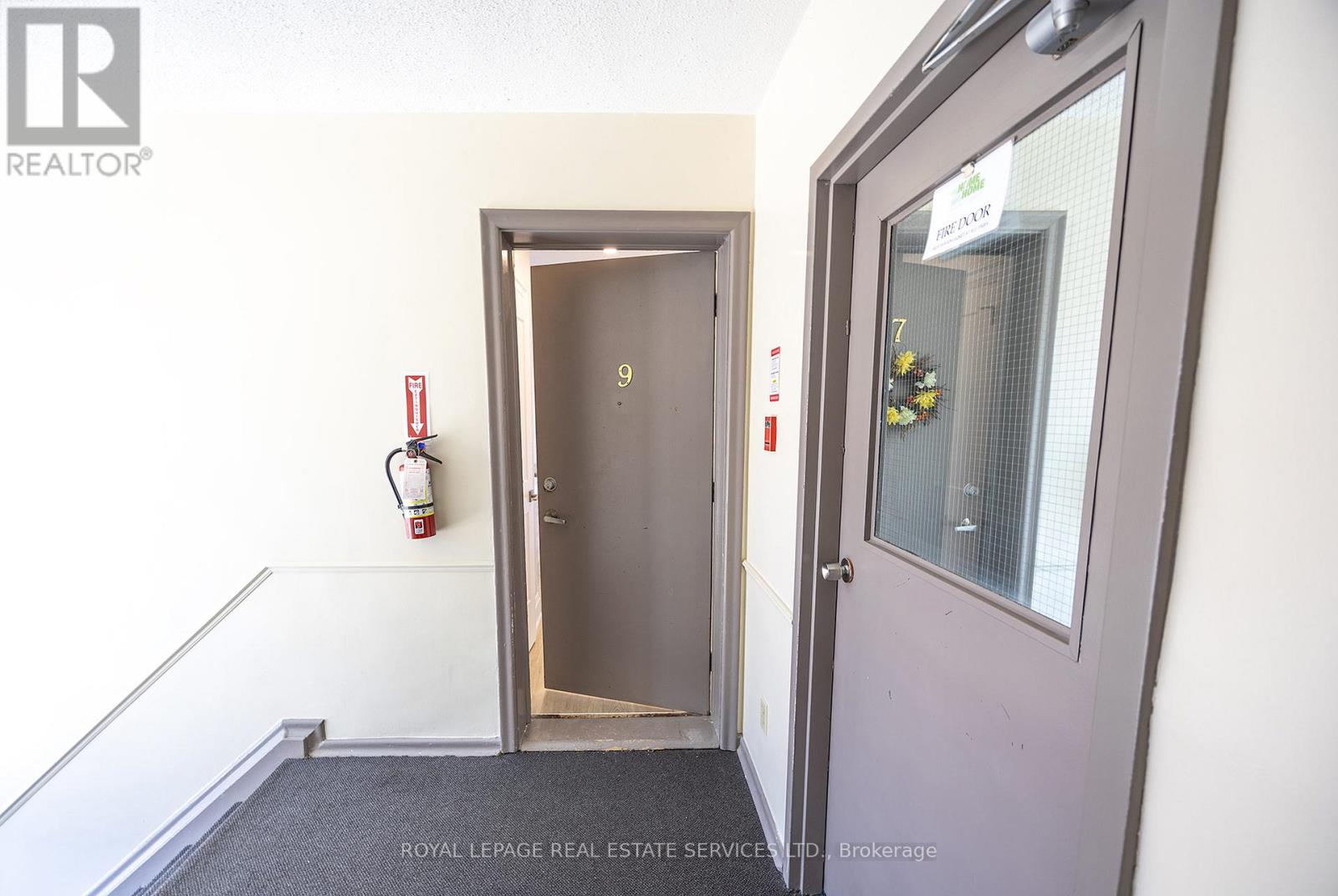 9 - 322 LAKESHORE ROAD W
