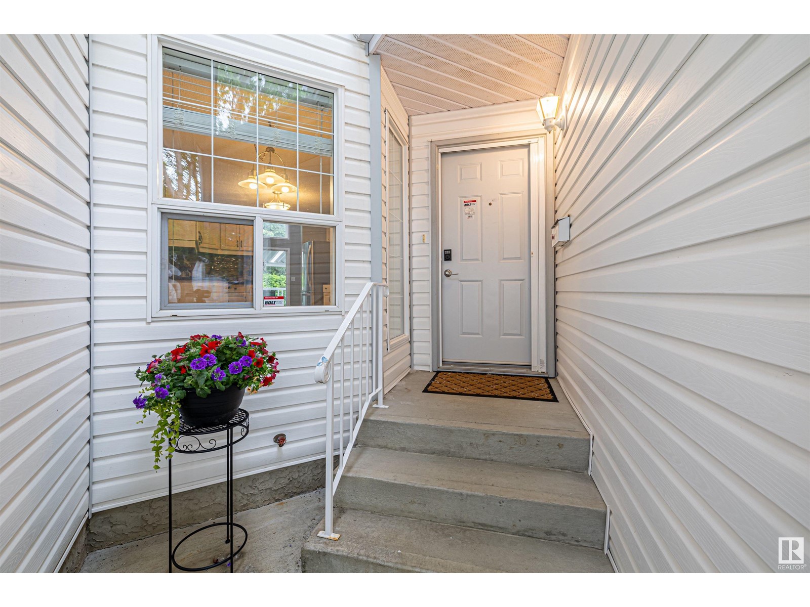 #30 3 POIRIER AV