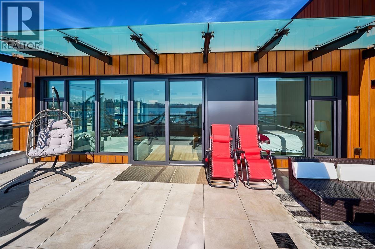 807 755 HARBOURSIDE DRIVE