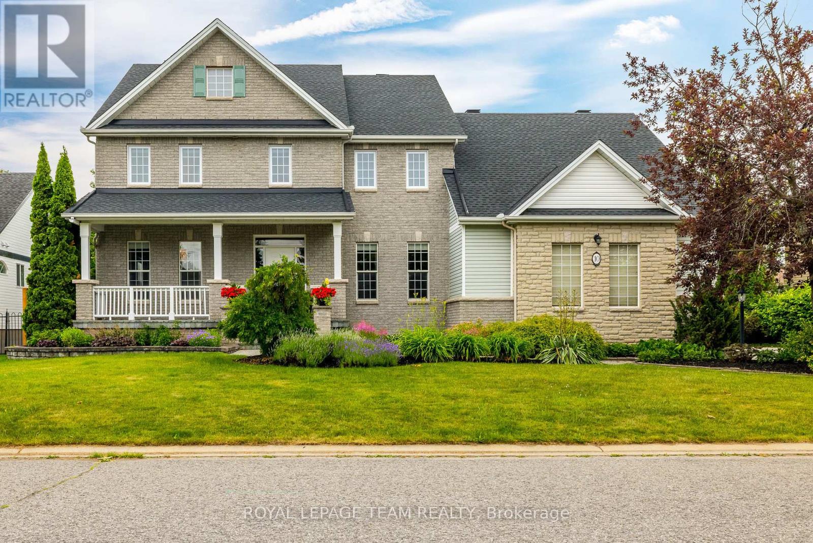 10 BEECHGROVE GARDENS