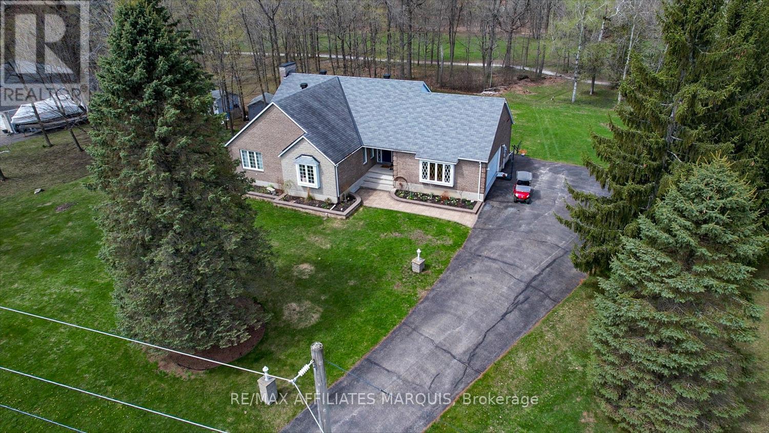 8 TUDOR CIRCLE
