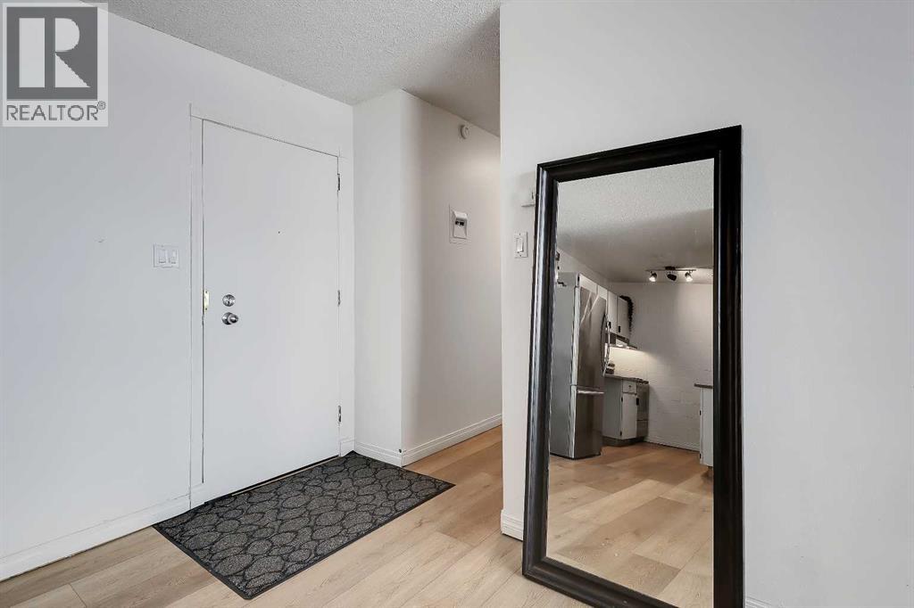 608, 314 14 Street NW