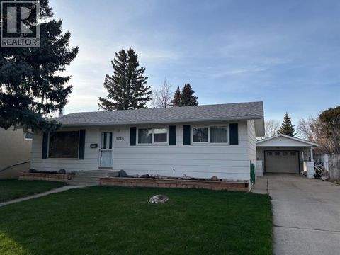 1216 Lakemount Boulevard S Lethbridge AB T1K3K1