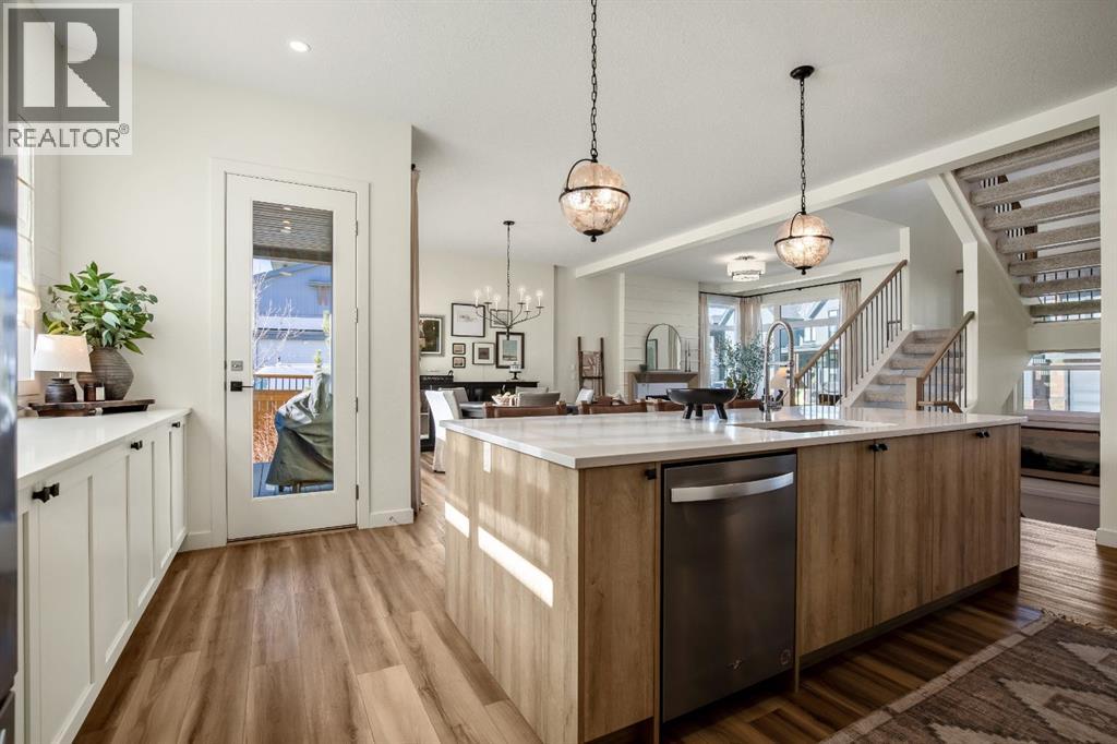 35 Bluerock Avenue SW