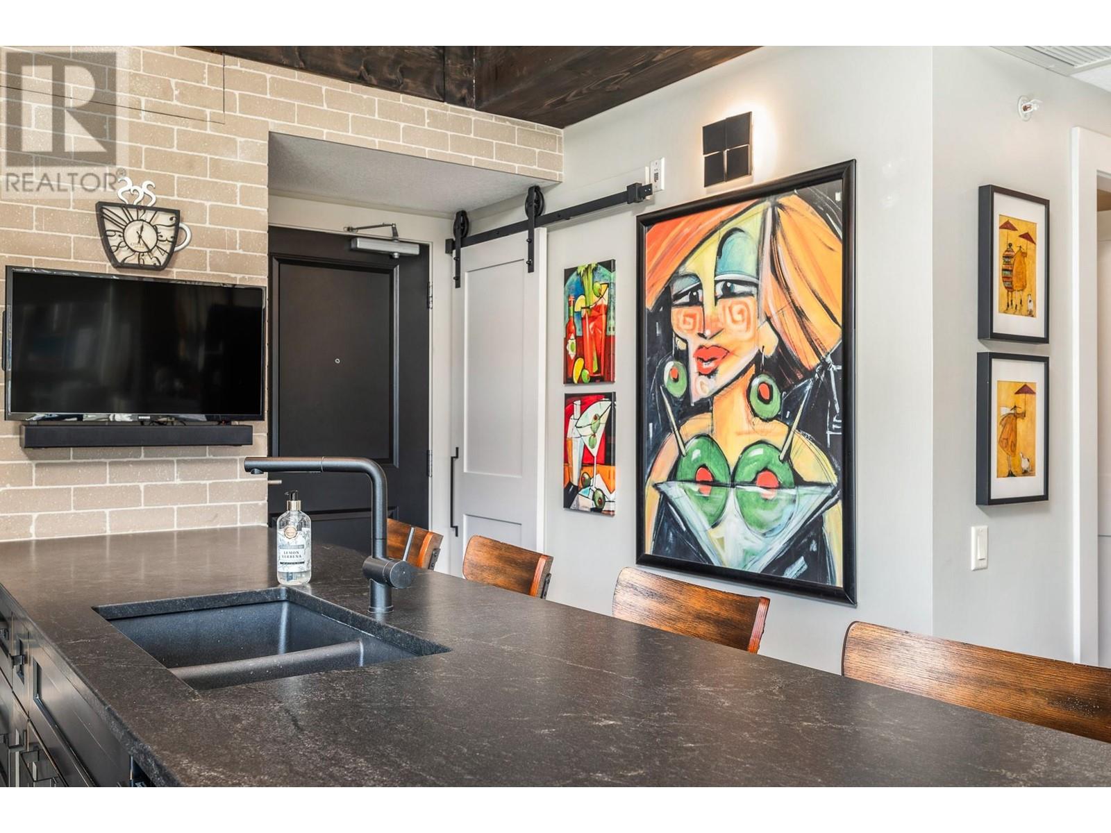 101 Village Centre Court Unit# 432