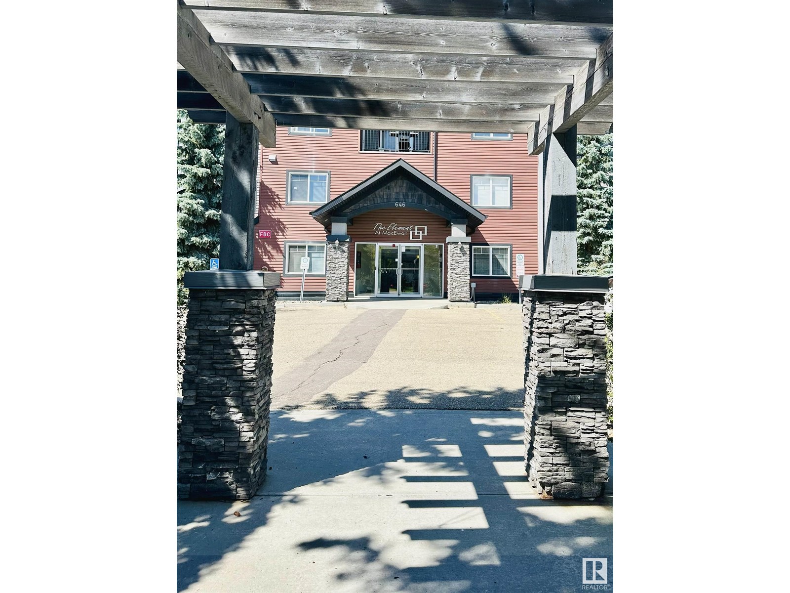 #318 646 MCALLISTER LO SW