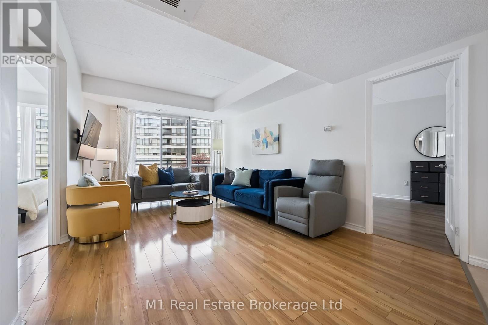 208 - 105 BAGOT STREET