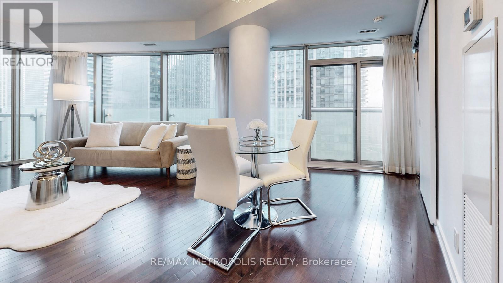 1202 - 12 YORK STREET
