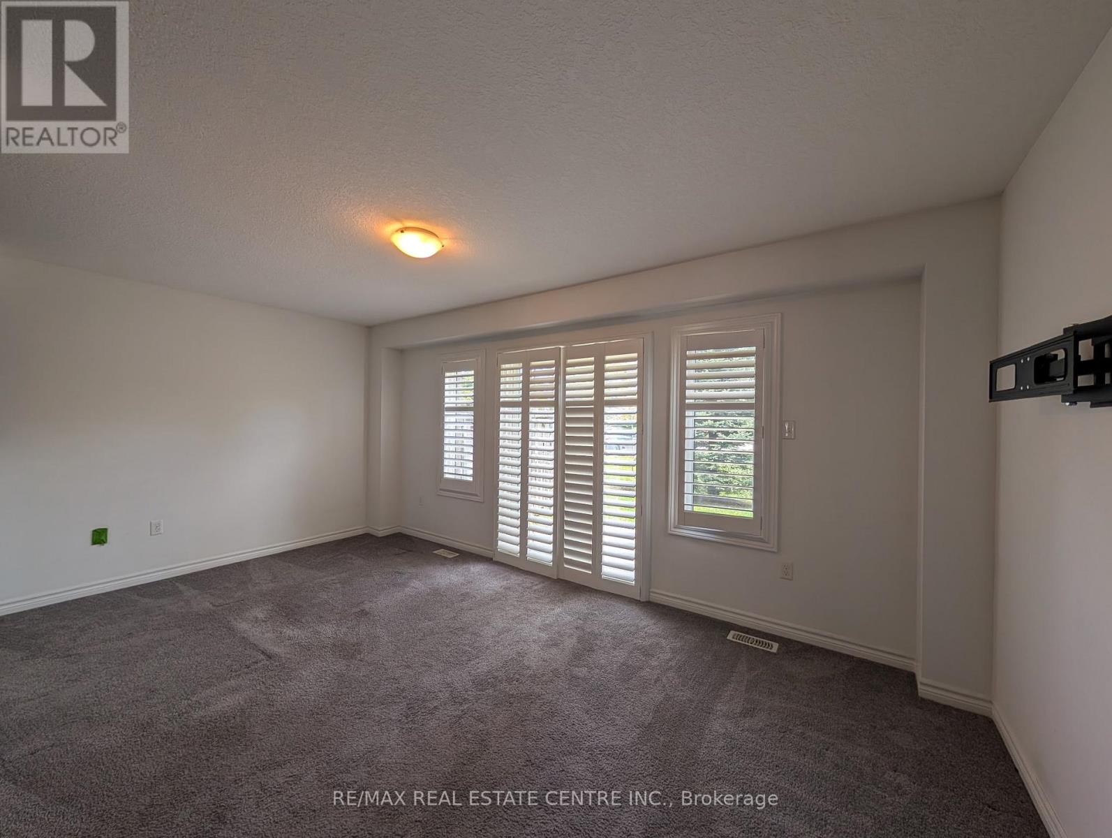 30 OLDFIELD DRIVE