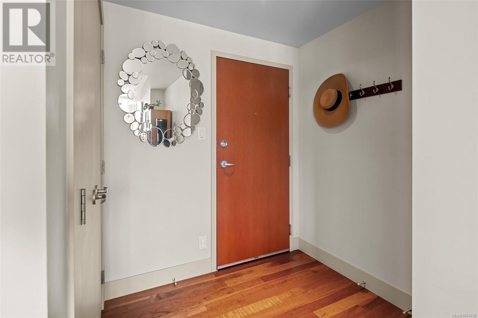 N408 737 Humboldt St