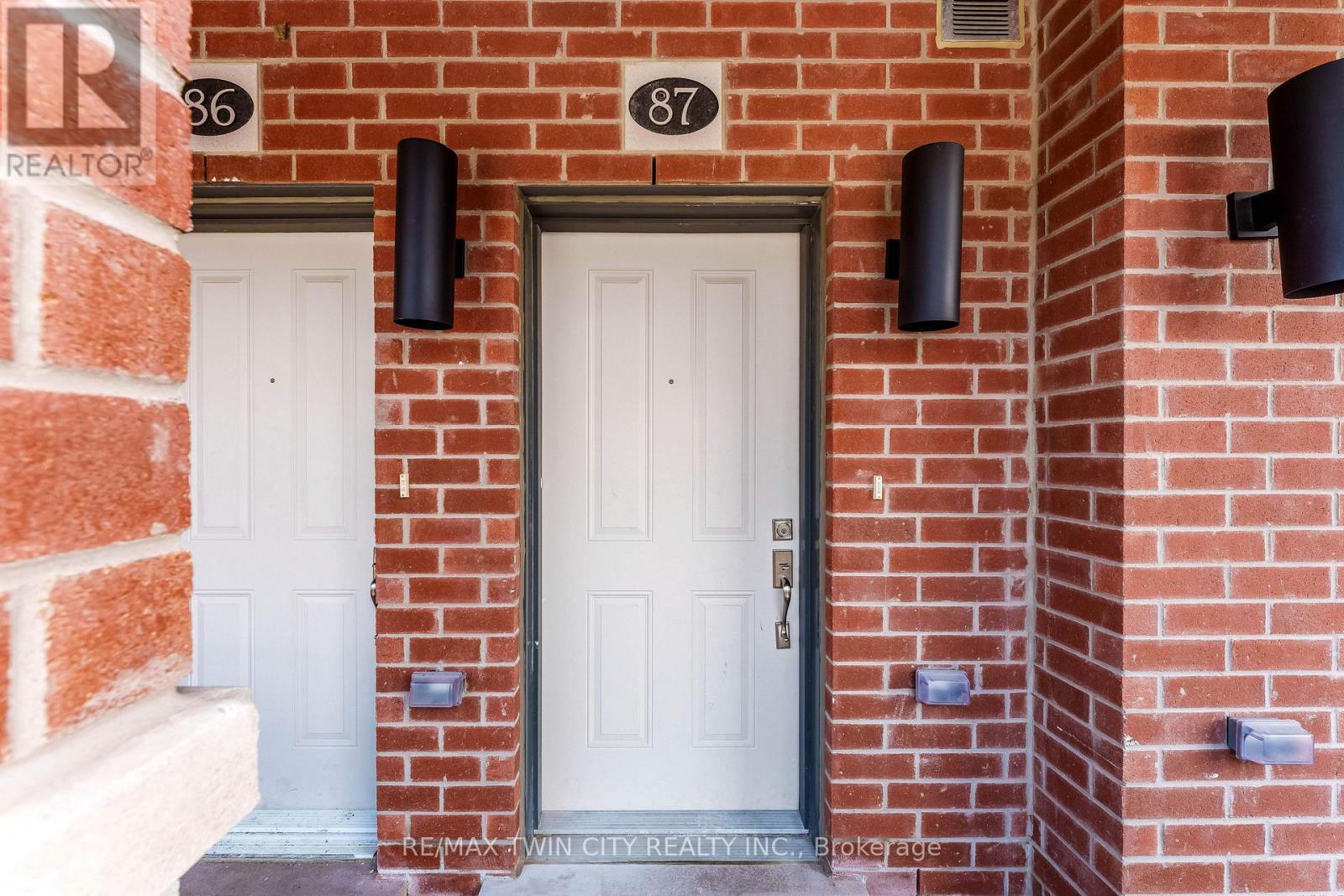 87 - 25 ISHERWOOD AVENUE