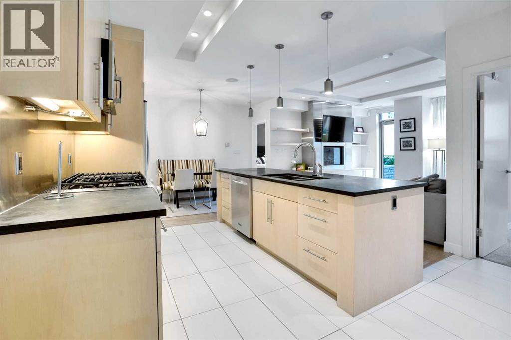 205, 701 3 Avenue SW