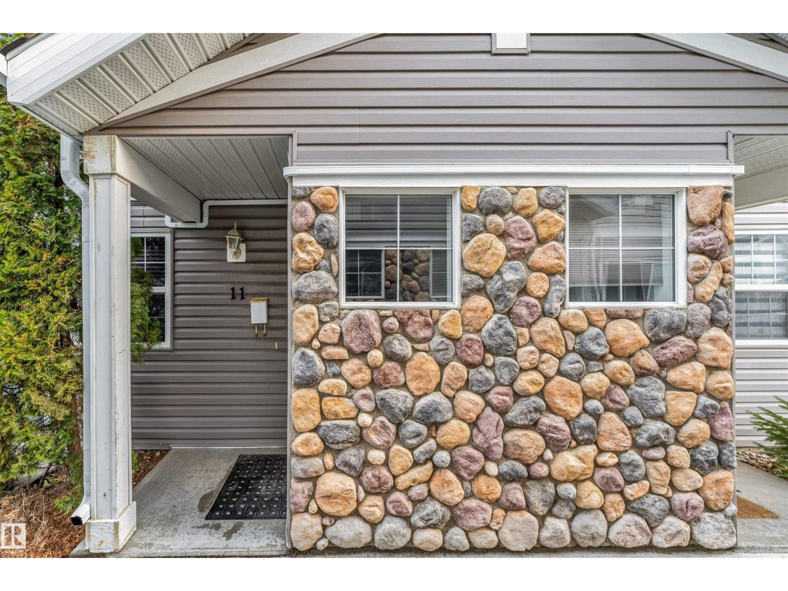 #11 150 EDWARDS DR SW