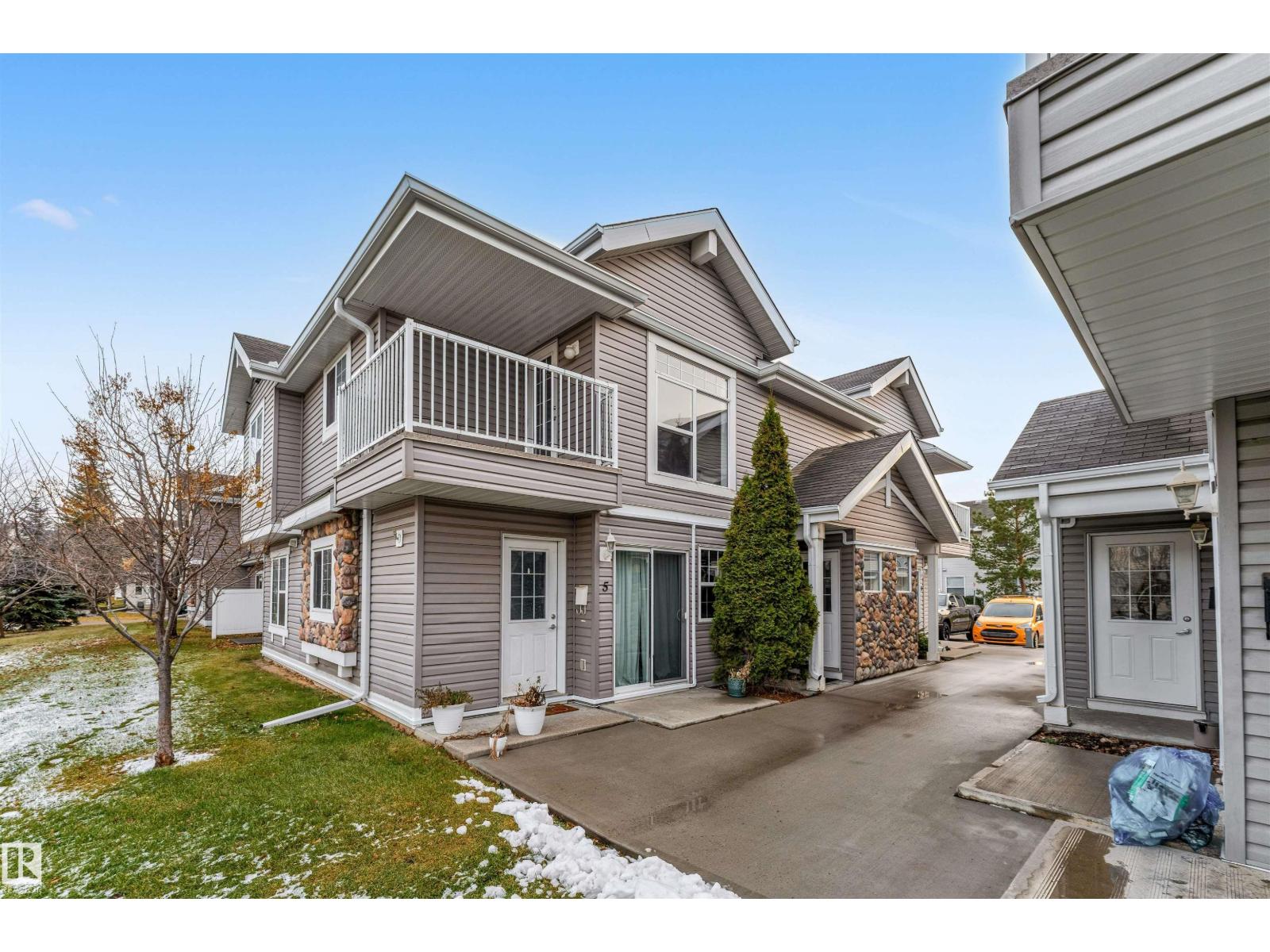 #11 150 EDWARDS DR SW