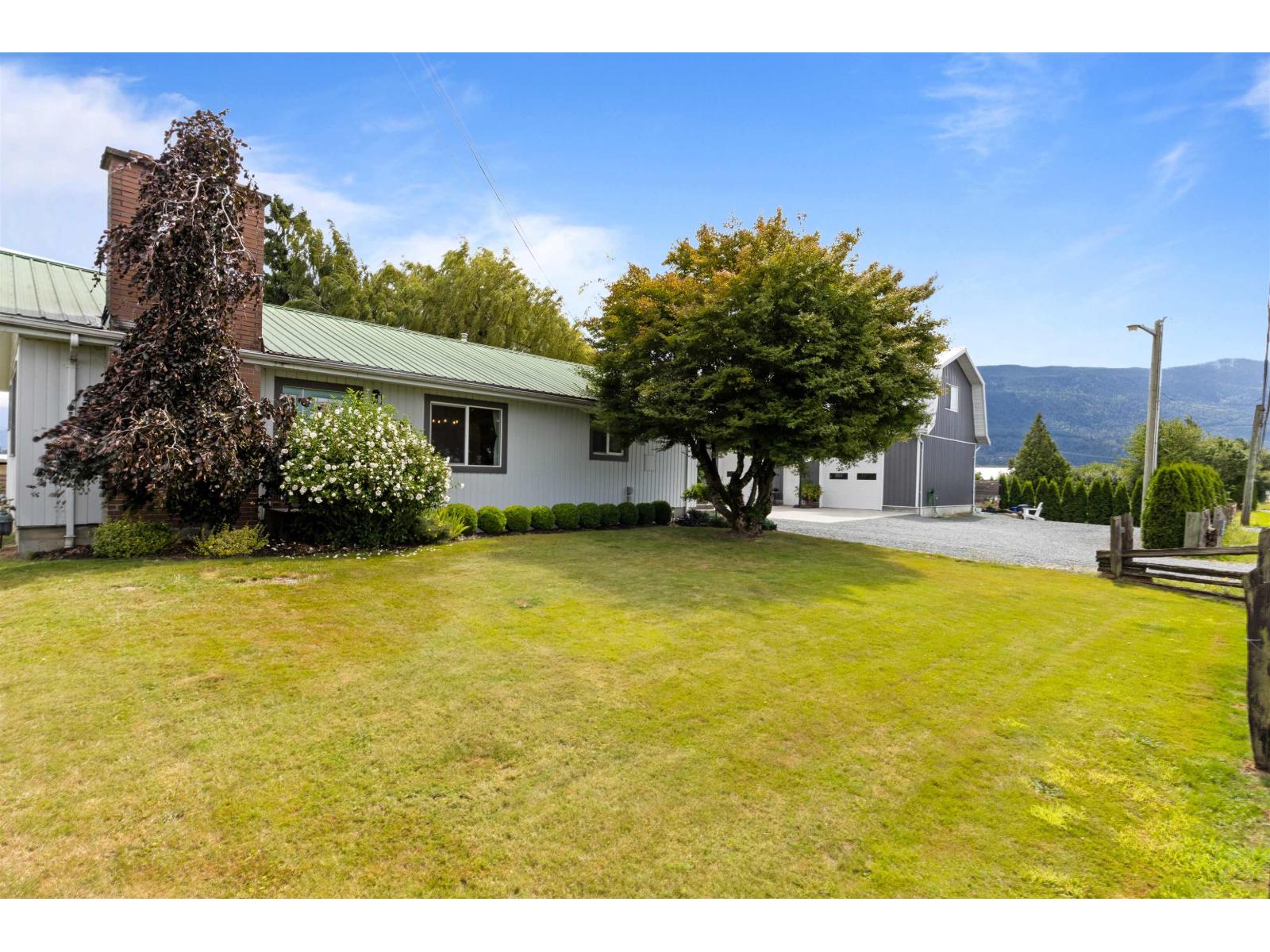 5702 SUMAS PRAIRIE ROAD|Greendale