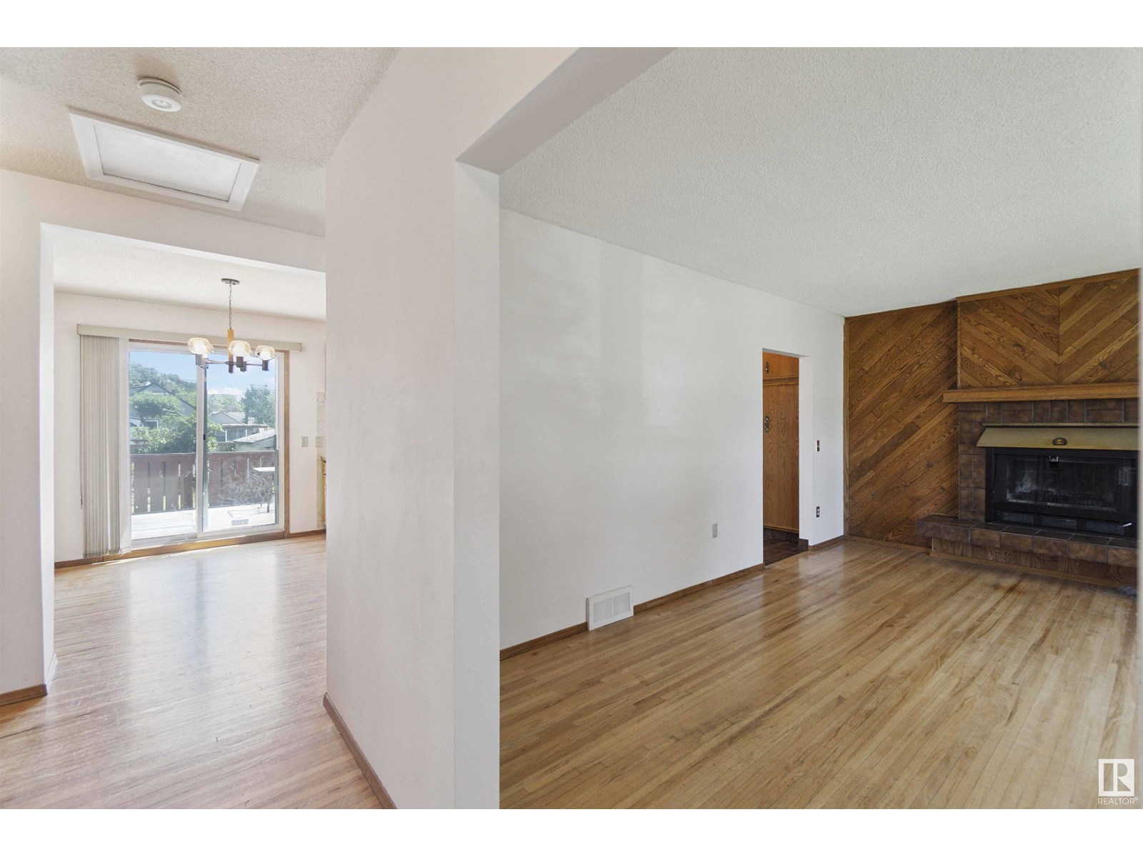 10951 118 ST NW