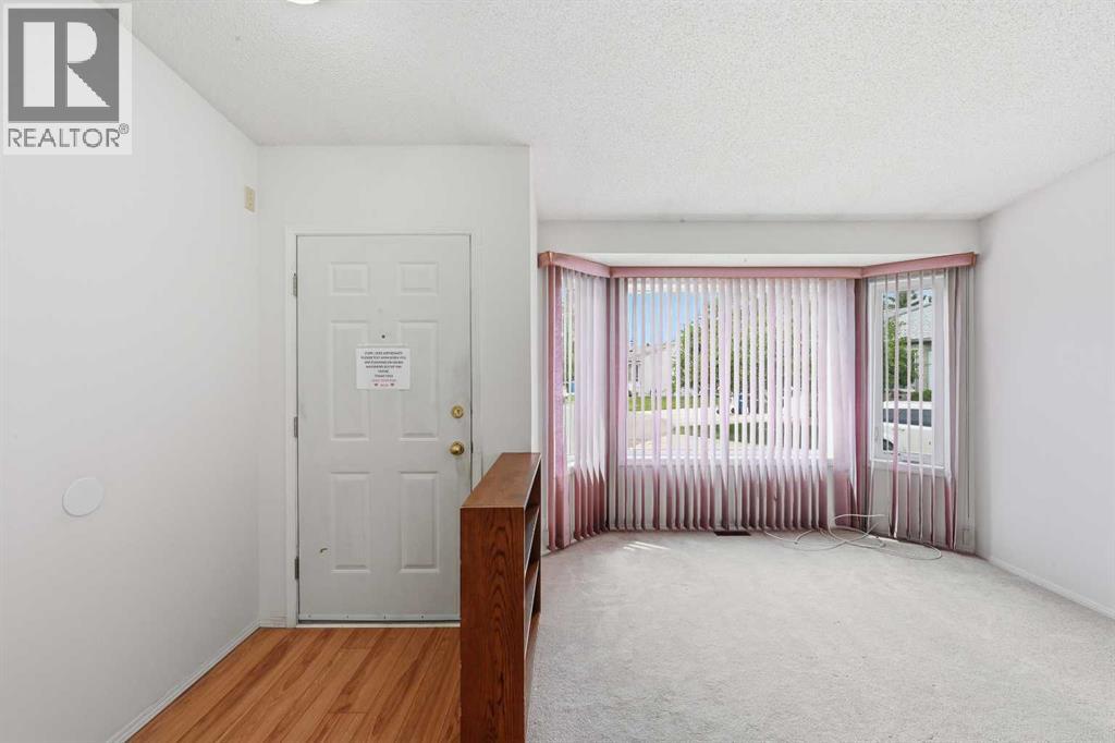60 Rundlelawn Green NE