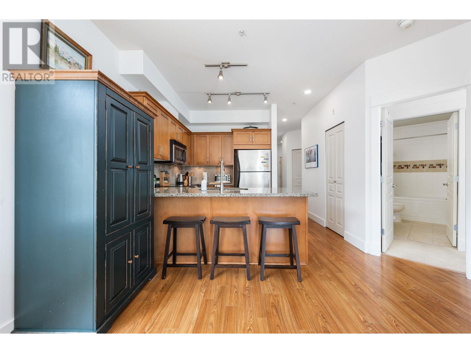 301 1336 MAIN STREET