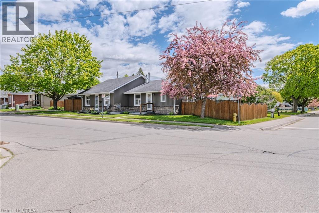 36 CRANDELL Avenue