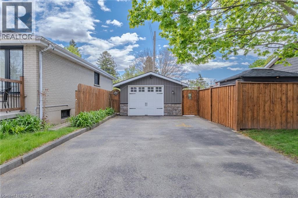 36 CRANDELL Avenue