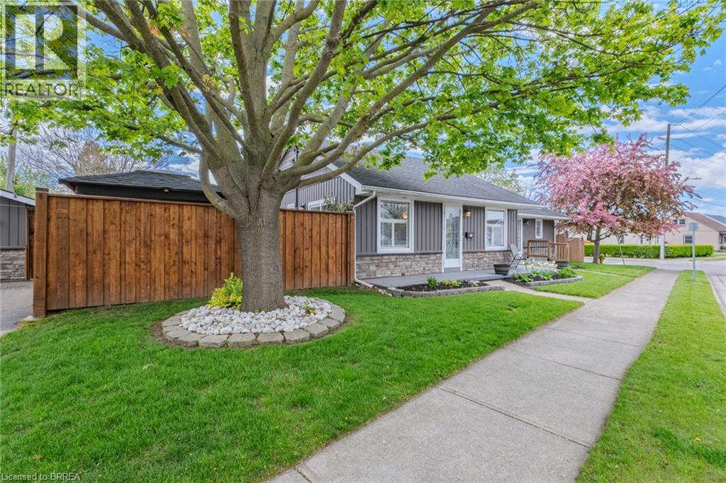 36 CRANDELL Avenue