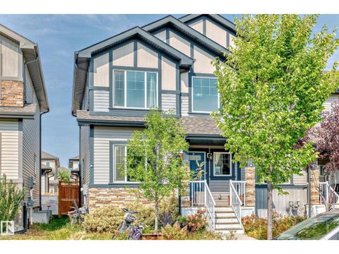 1426 26 AV NW Edmonton AB T6T0W1
