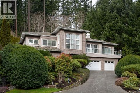 4652 Boulderwood Dr Saanich BC V8Y3G5