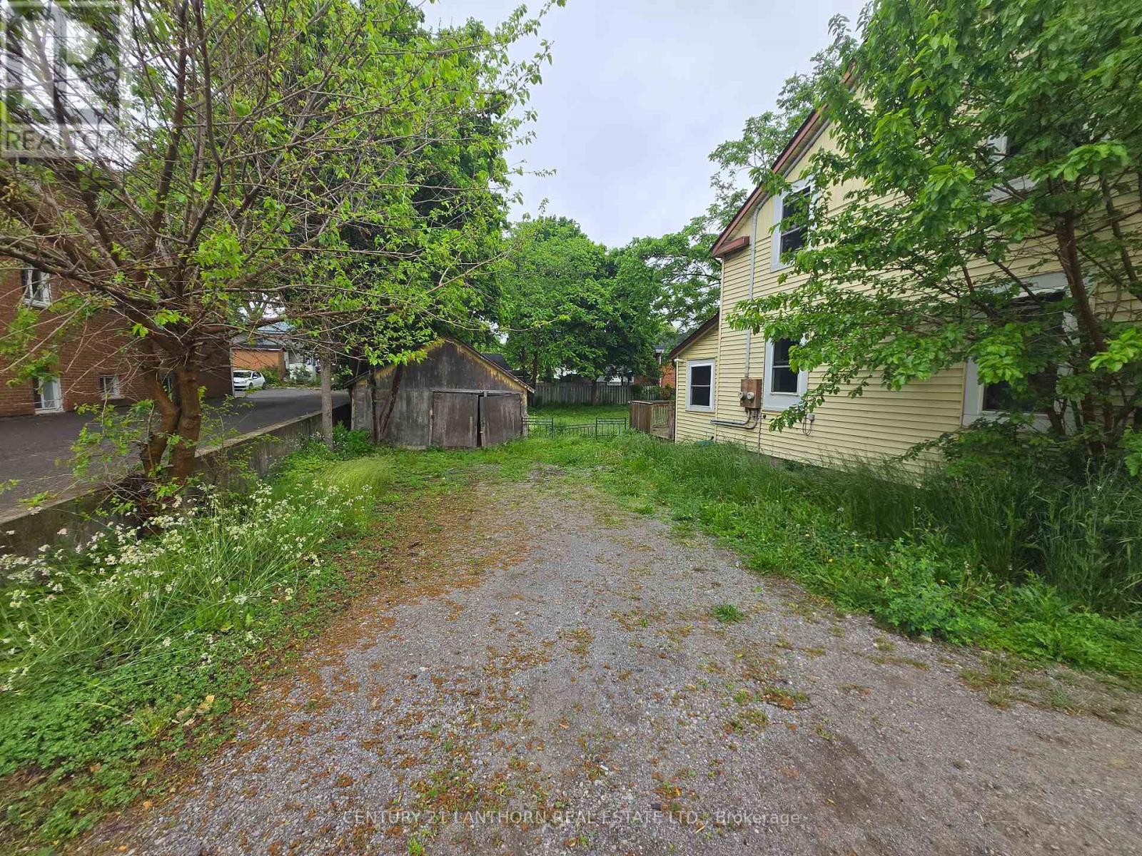 188 DUNDAS STREET W