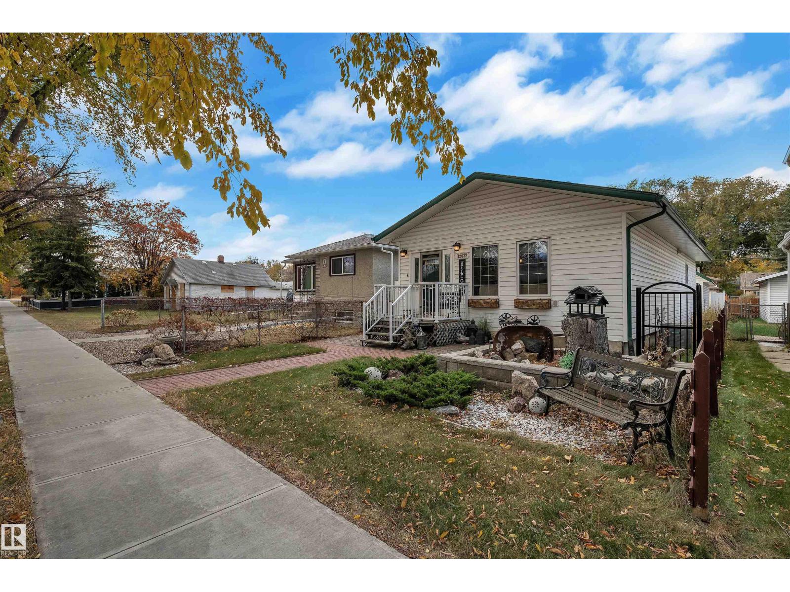 12032 56 ST NW