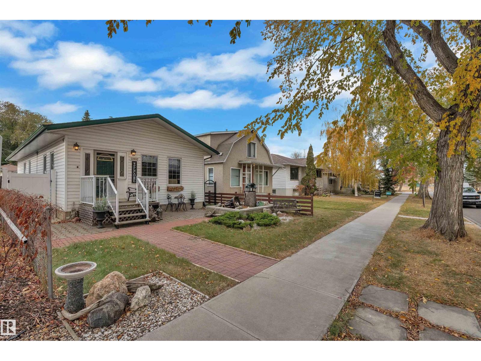 12032 56 ST NW