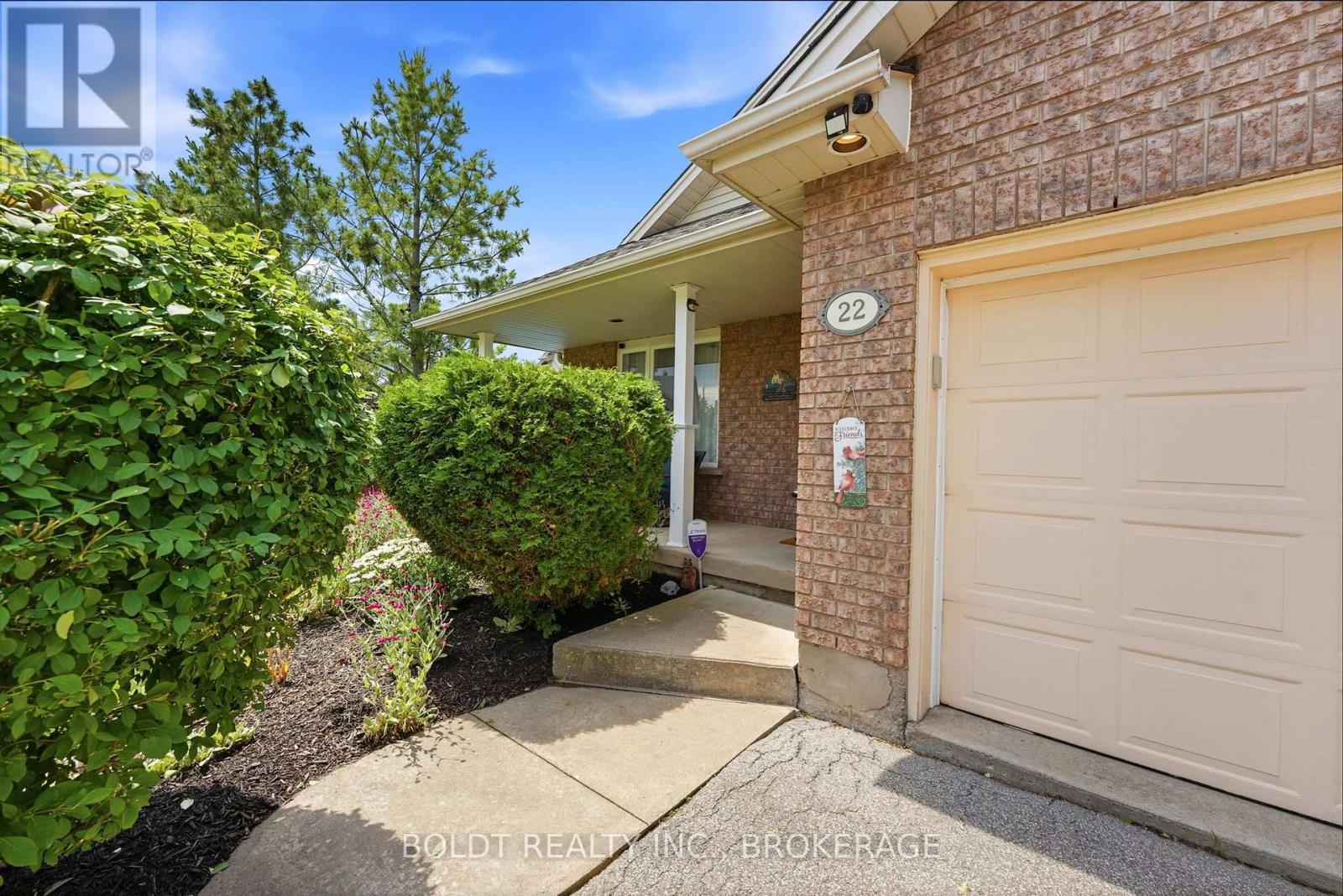 22 GRAVES CRESCENT