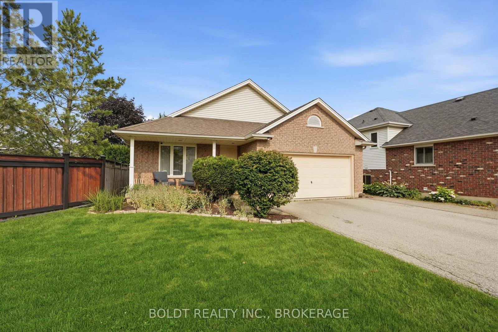 22 GRAVES CRESCENT